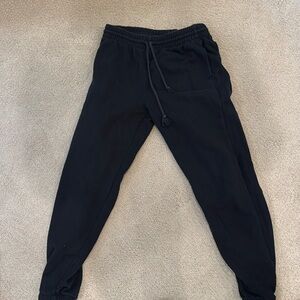 Aritzia TNA terry fleece boyfriend fit size medium black